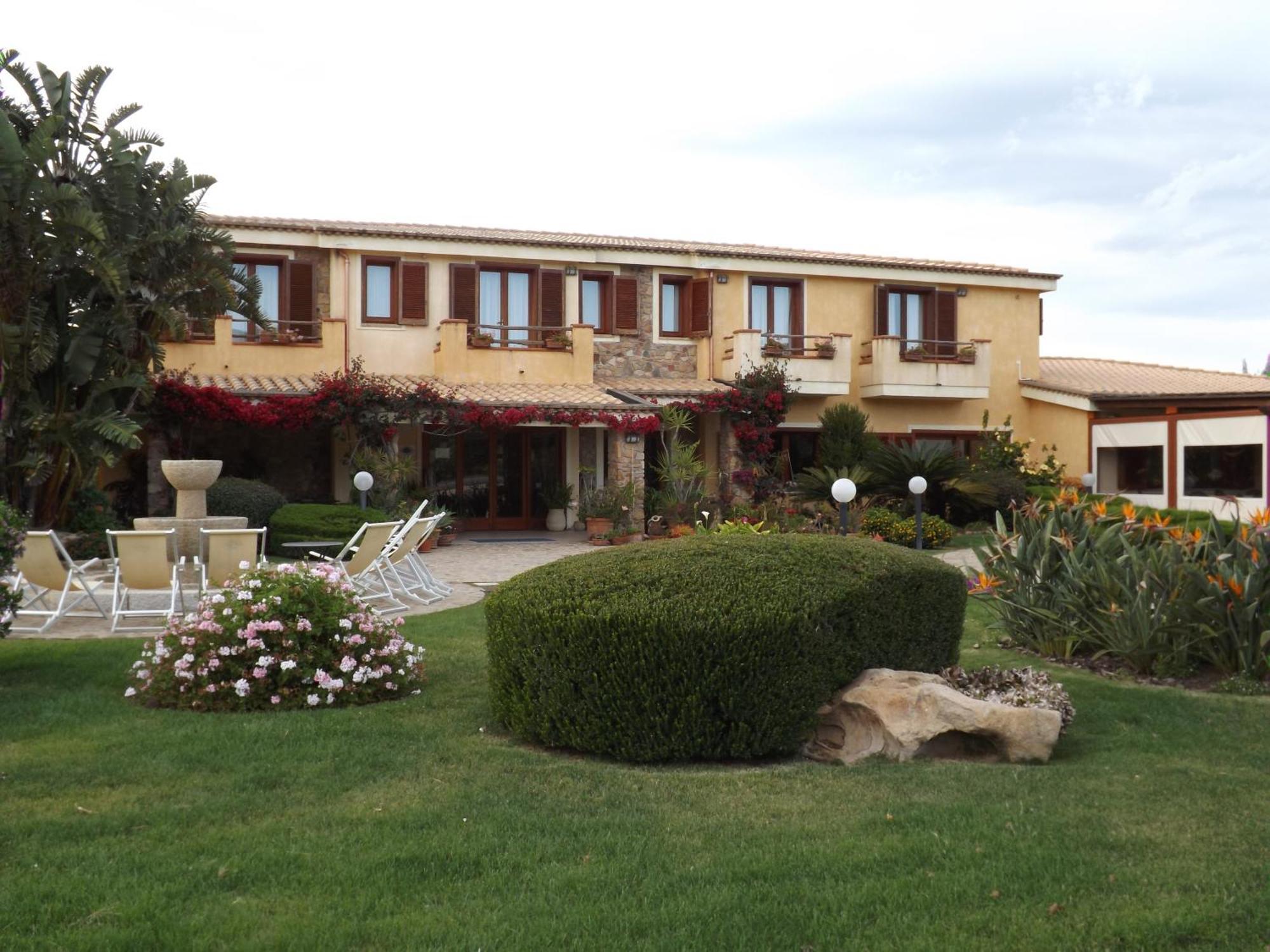 Le Anfore Hotel فيلاّسيمِيوس المظهر الخارجي الصورة